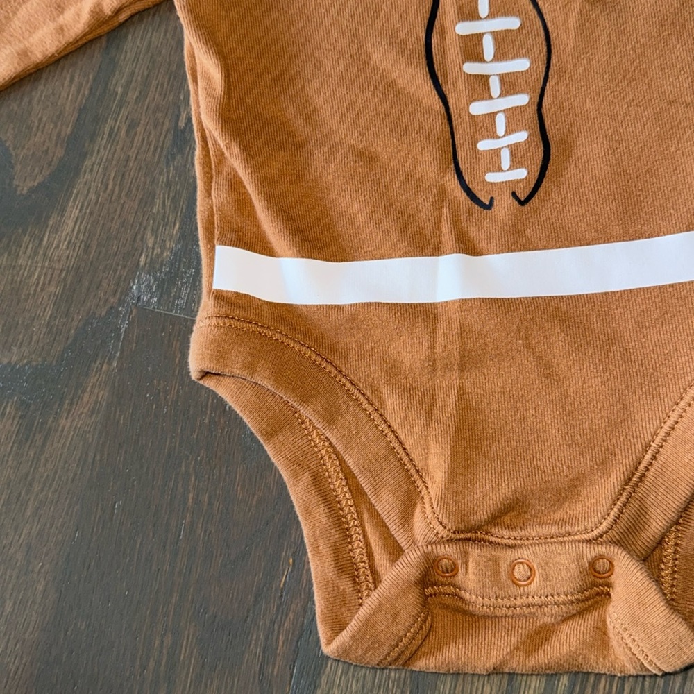 Old Navy Long-Sleeve Football Graphic Bodysuit | 0-3M - Picture 4 of 5